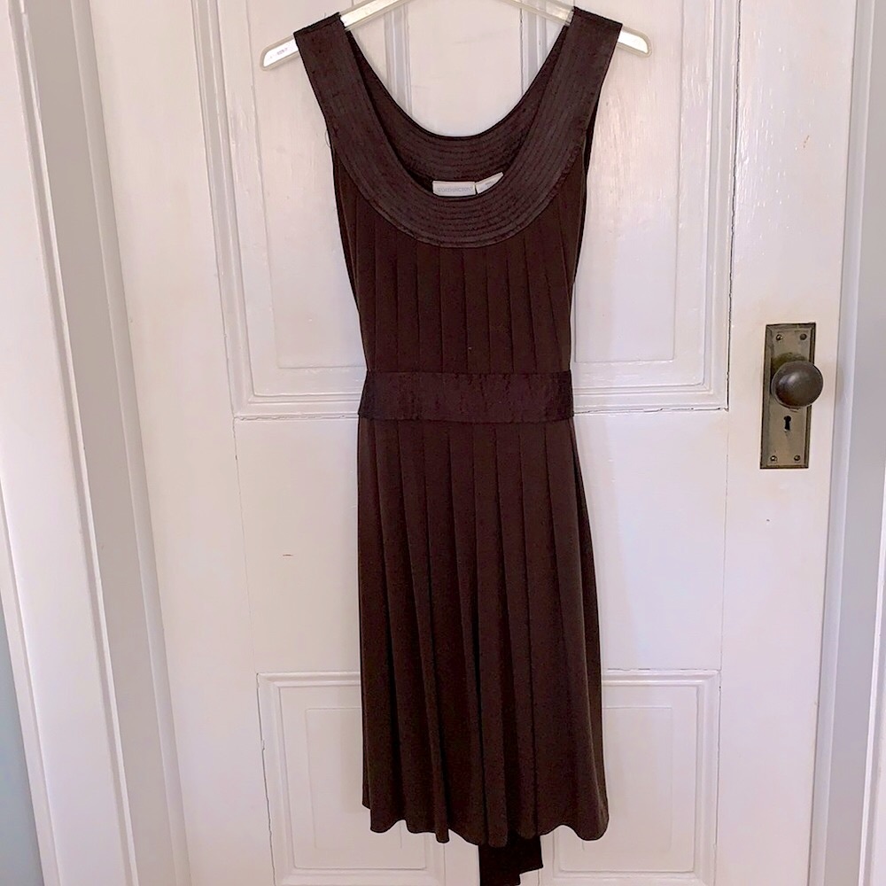 Worthington Sleeveless Tie Waist Dress. Chocolate brown. Size small.